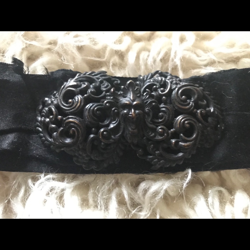 EUC-Antique Green Man Clasp